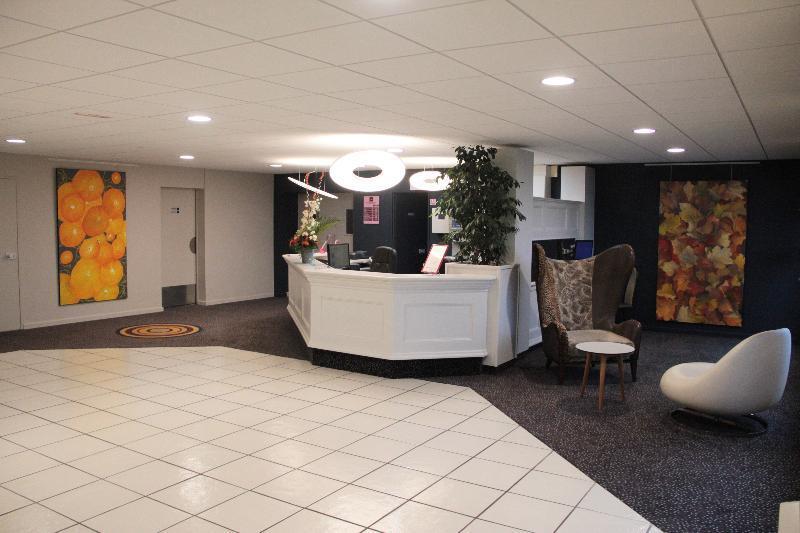 Hostellerie Saint Vincent Beauvais Aeroport 3*