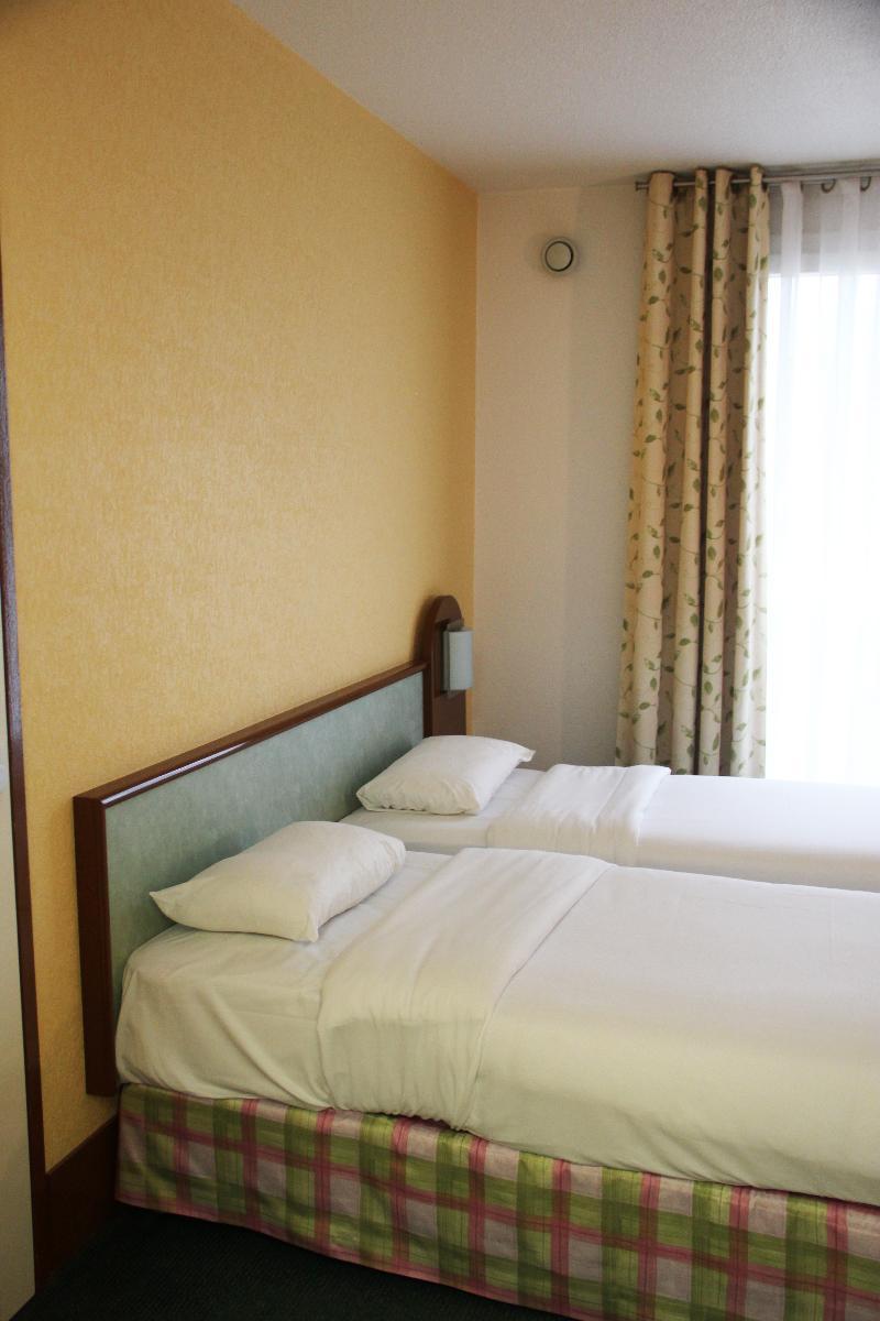 Hostellerie Saint Vincent Beauvais Aeroport Hotel