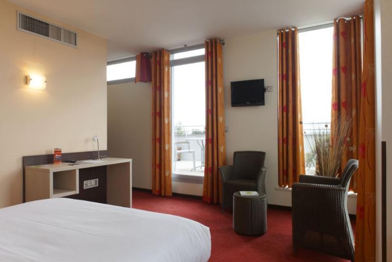 Hostellerie Saint Vincent Beauvais Aeroport Hotel 3*