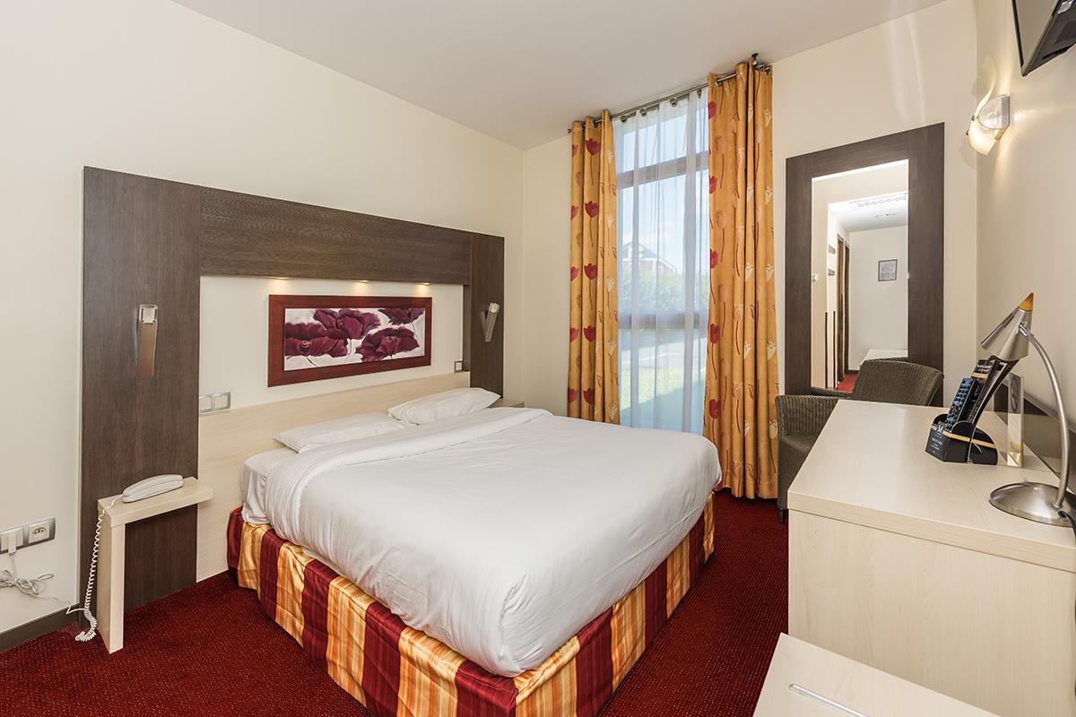 Hostellerie Saint Vincent Beauvais Aeroport Hotel