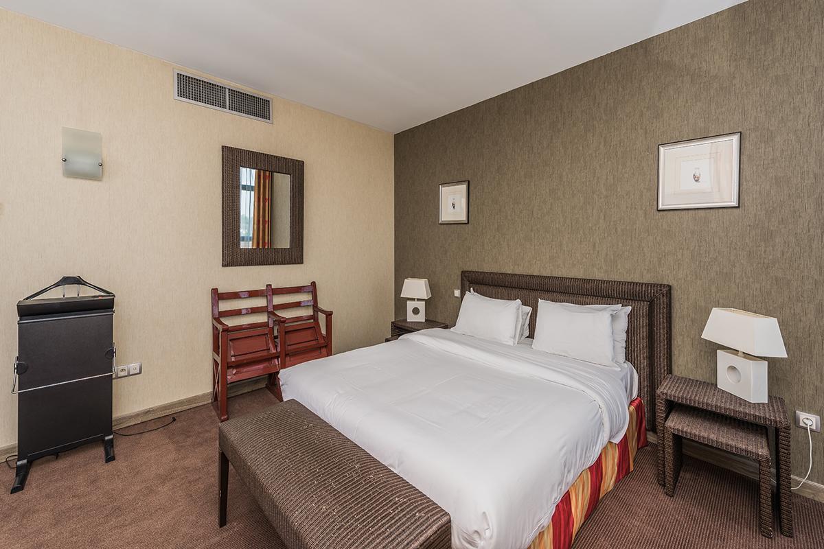 Hotel Hostellerie Saint Vincent Beauvais Aeroport 3*