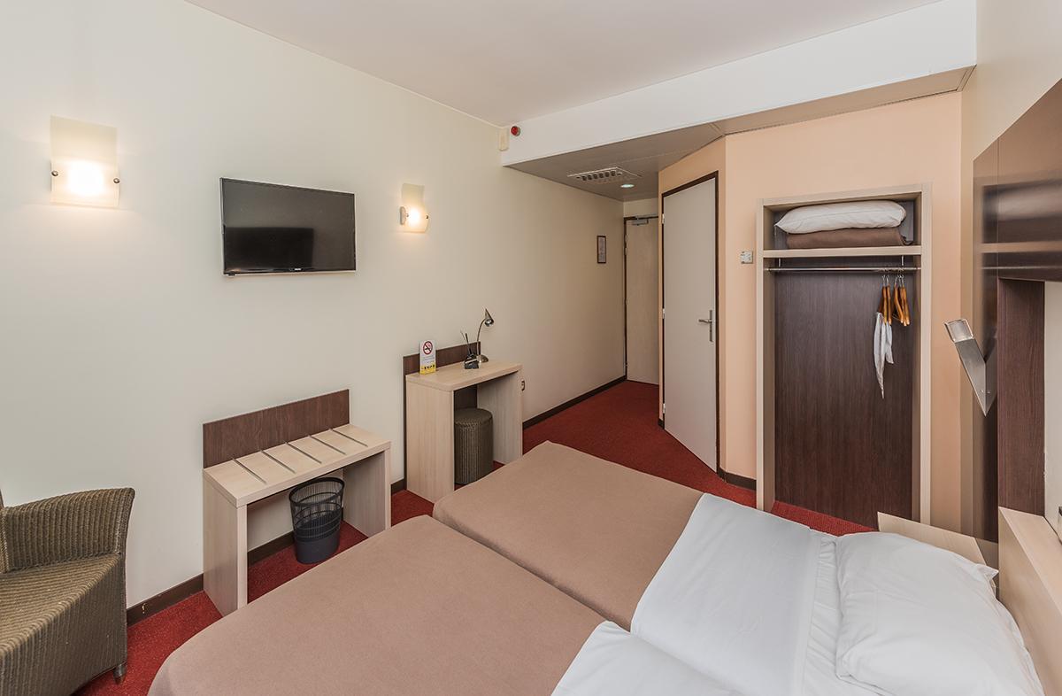 Hostellerie Saint Vincent Beauvais Aeroport