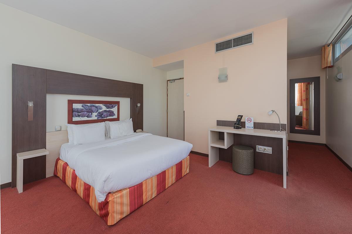 Hostellerie Saint Vincent Beauvais Aeroport